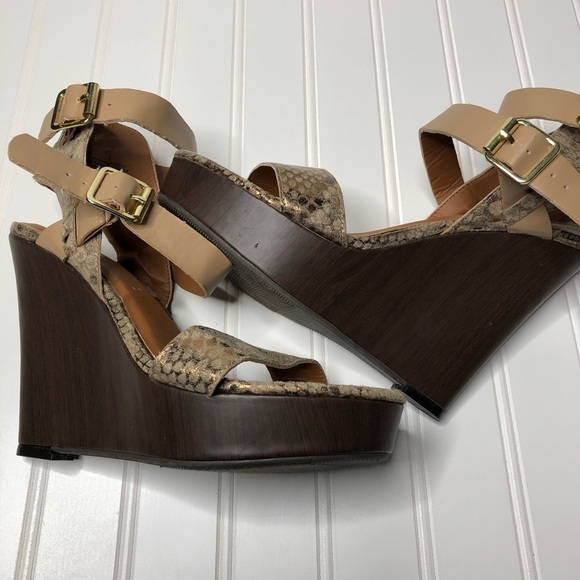 Charlotte Russe Karen wedges, size 8 - Picture 8 of 8